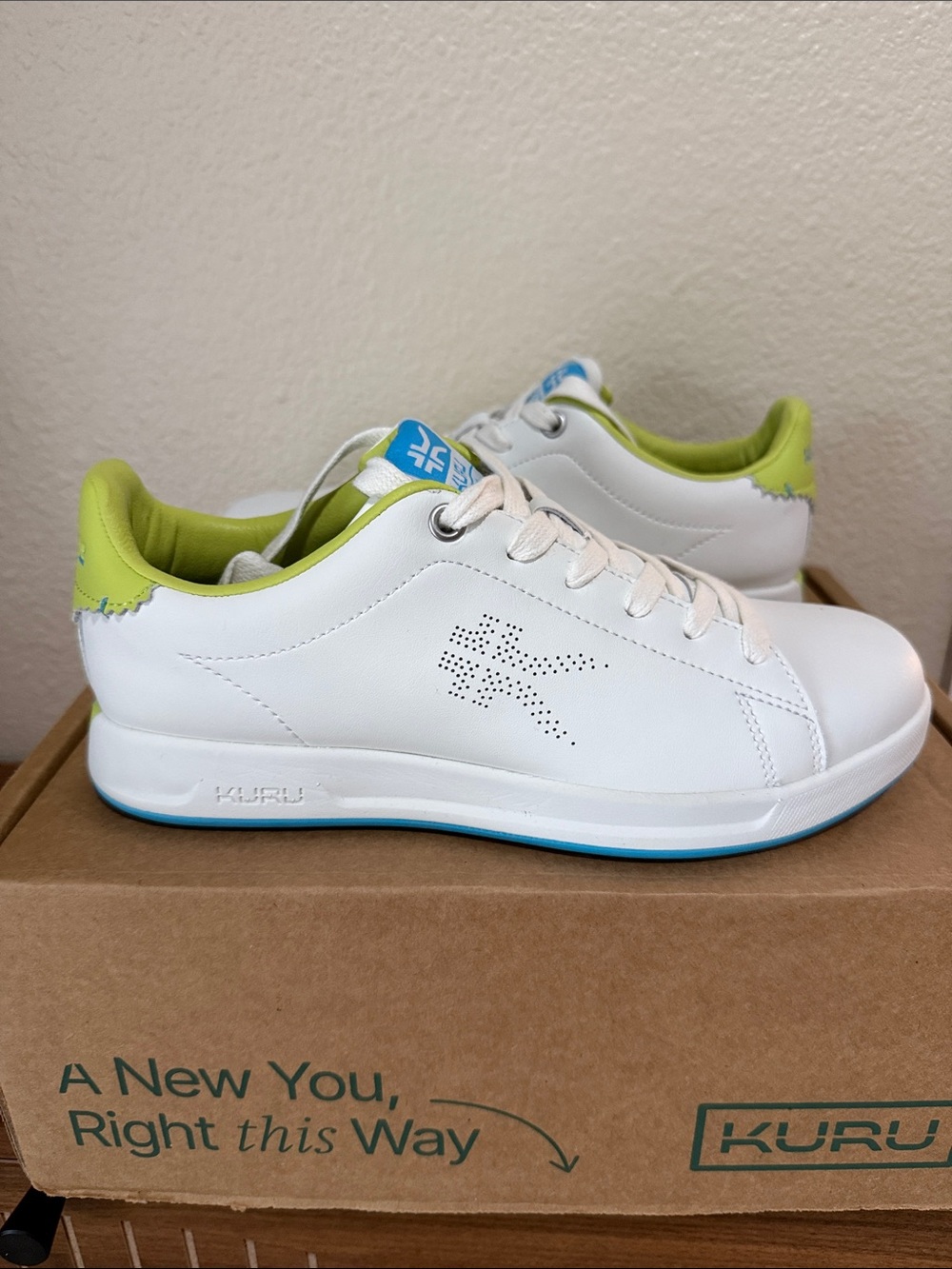 KURU Size 7 Women Roam Sneakers Bright White /Pale Lime Leather Upper New in box